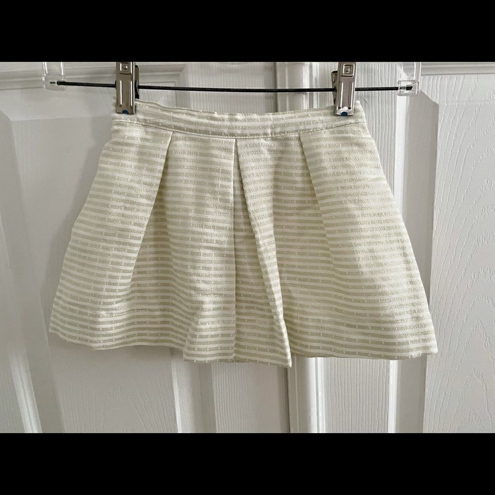 *EUC - OshKosh 4T girls pleated skirt